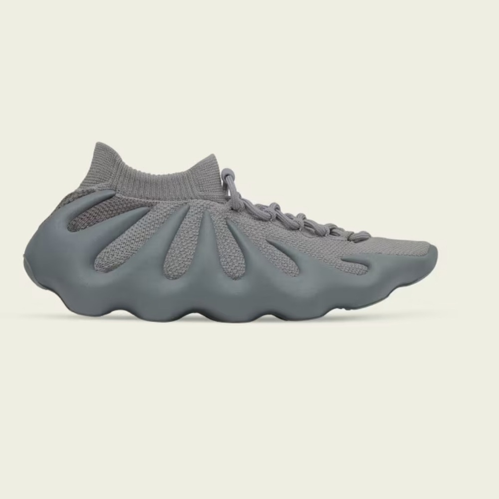 Yeezy 450 NIB Men’s size 8 Sneakers
